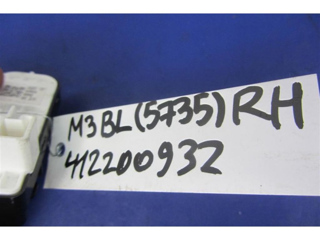 BBM2-66-370 | Кнопка стеклоподъемника задн. MAZDA 3 BL 09-13 - Фото 2
