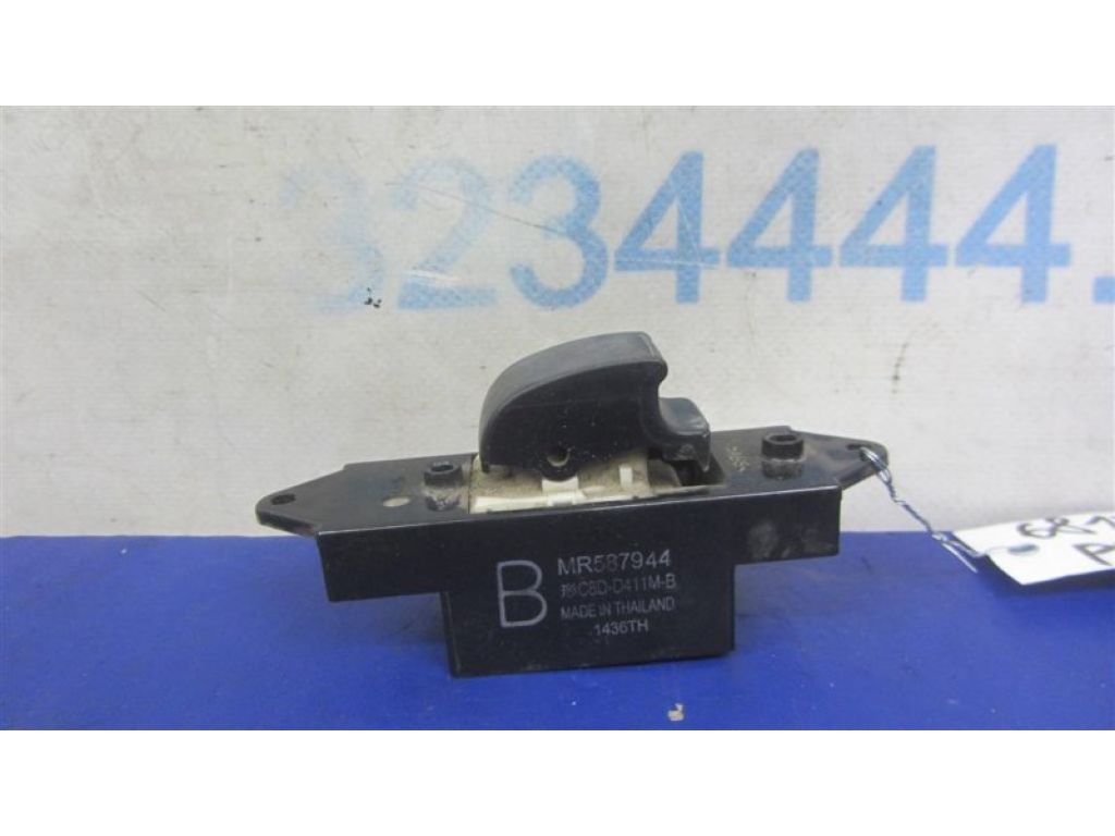 MR587944 | Кнопка склопідіймача MITSUBISHI LANCER X 10 07-15 - Фото 4