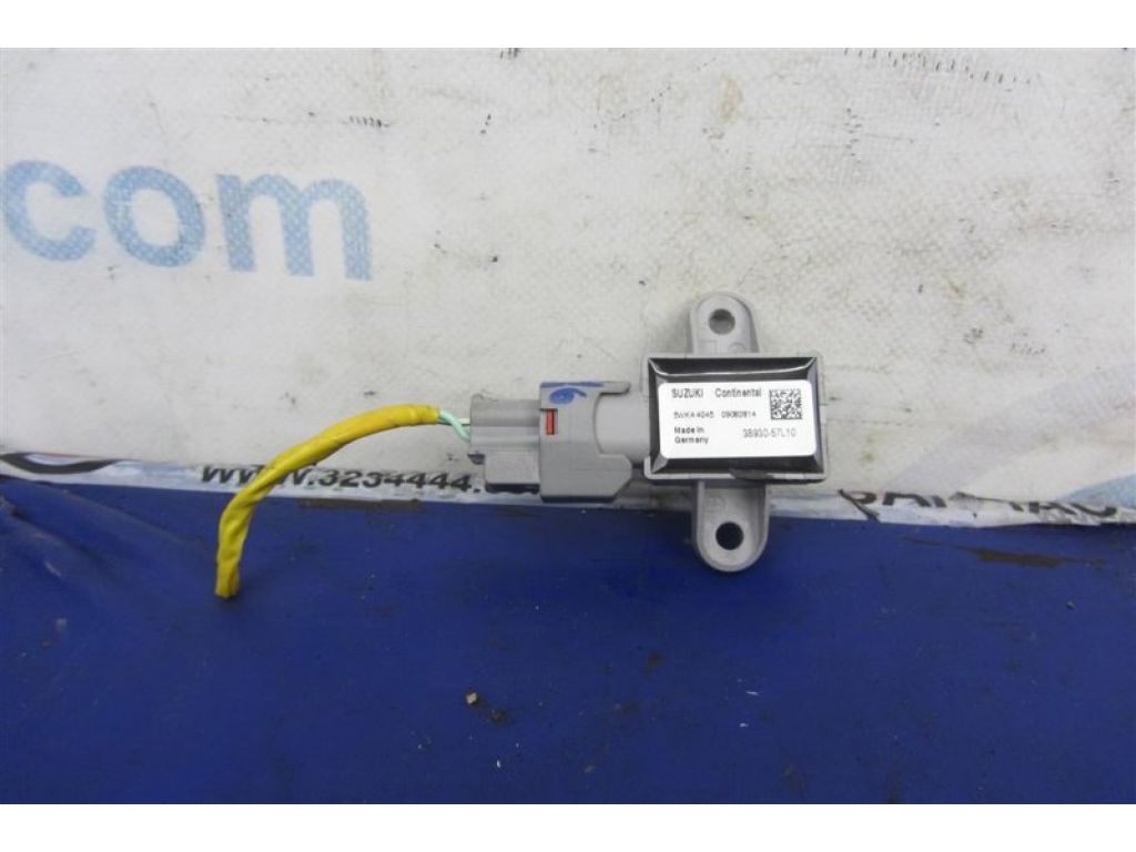 38930-57L10 | Датчик удару передн. прав. SUZUKI KIZASHI 09-14