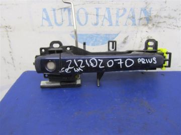 Ручка двери наружная передн. лев. TOYOTA PRIUS - 30 09-17