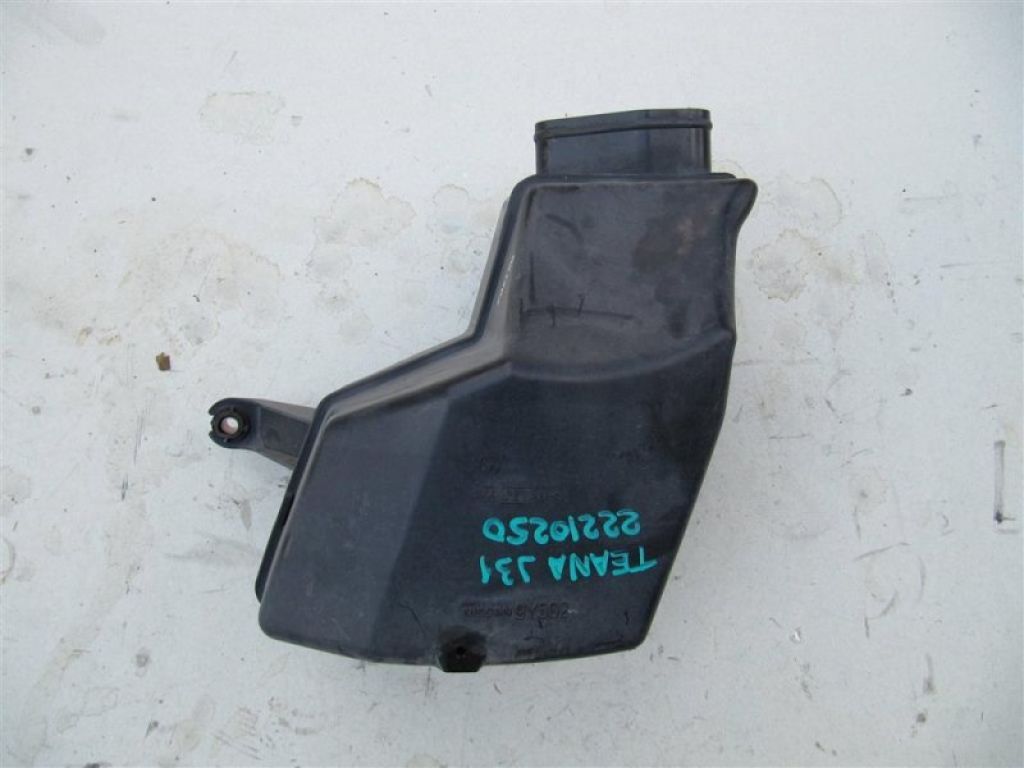 16585-9Y500 | Резонатор воздушного фильтра NISSAN TEANA J31 03-07