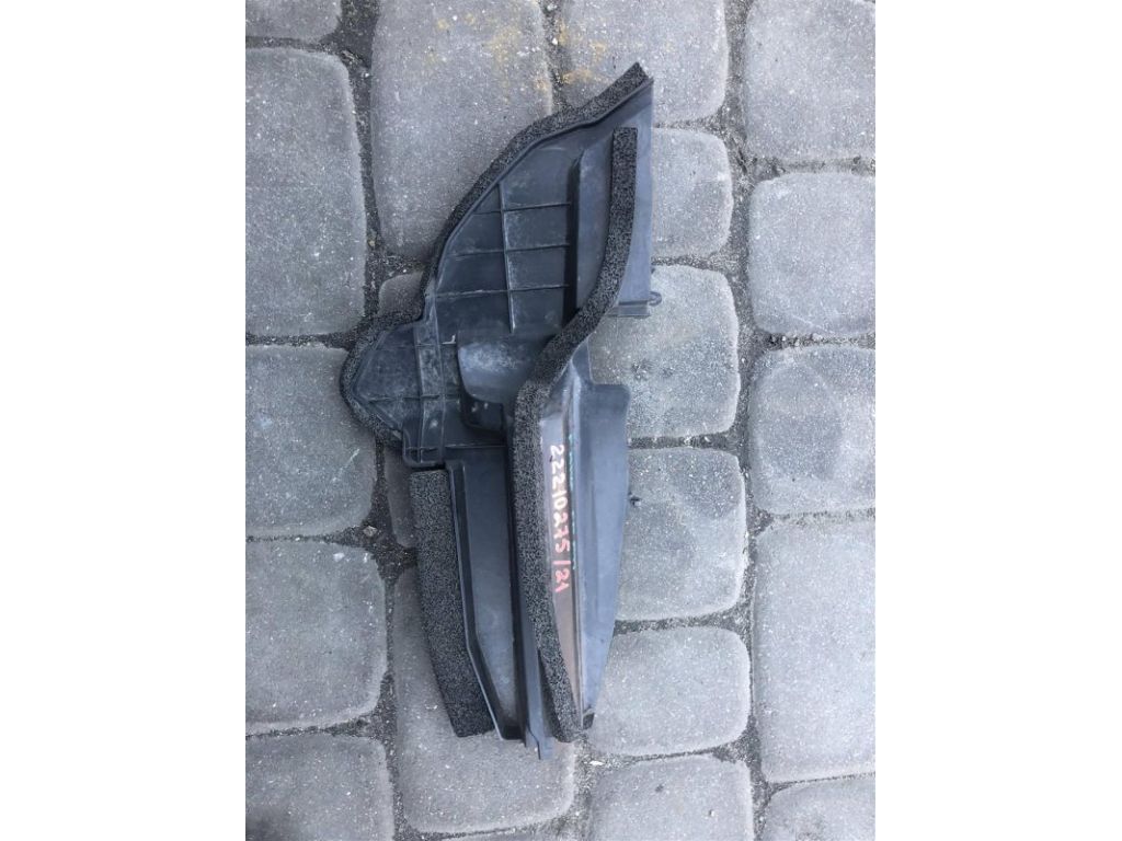 53293-47040 | Дефлектор радіатора прав. TOYOTA PRIUS - 30 09-17