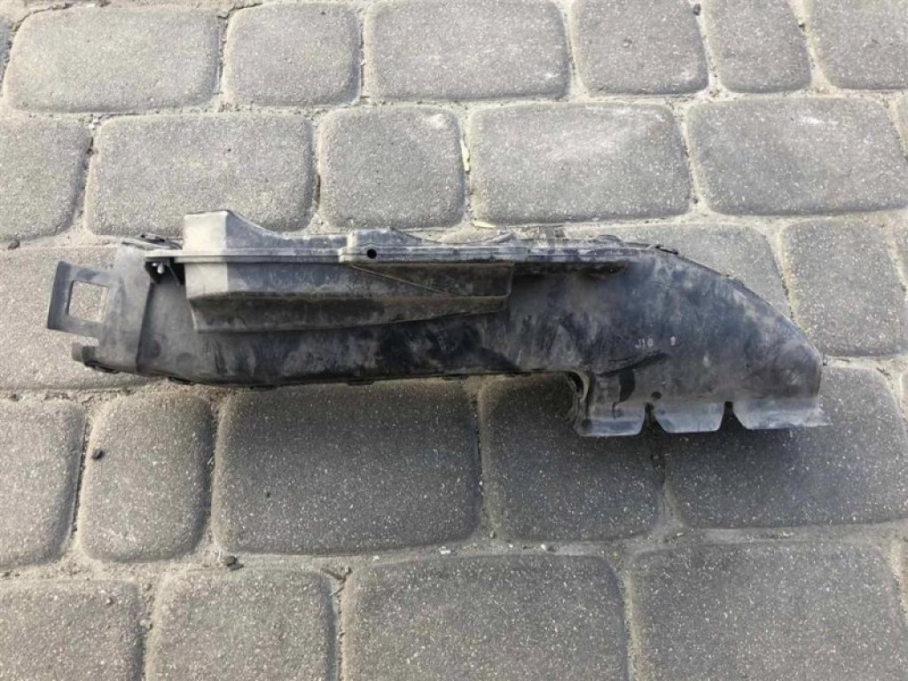 LF8J-13-20X | Воздухозаборник MAZDA 3 BL 09-13