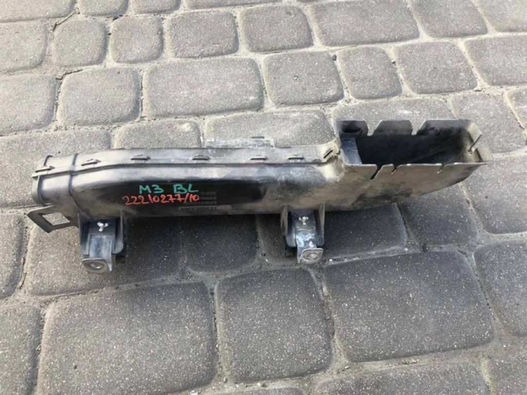 LF8J-13-20X | Воздухозаборник MAZDA 3 BL 09-13 - Фото 3