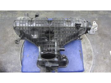 Колектор впускний LEXUS CT200 11-17