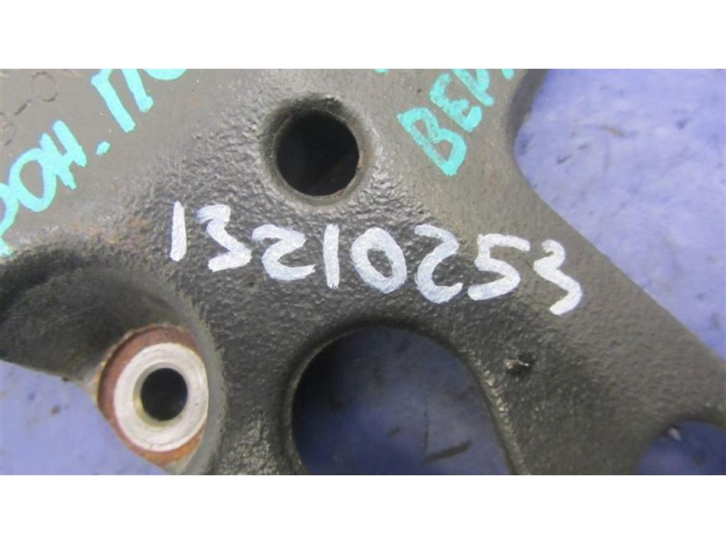 12313-0V040 | Кронштейн двигателя TOYOTA CAMRY 55 14-17 - Фото 2