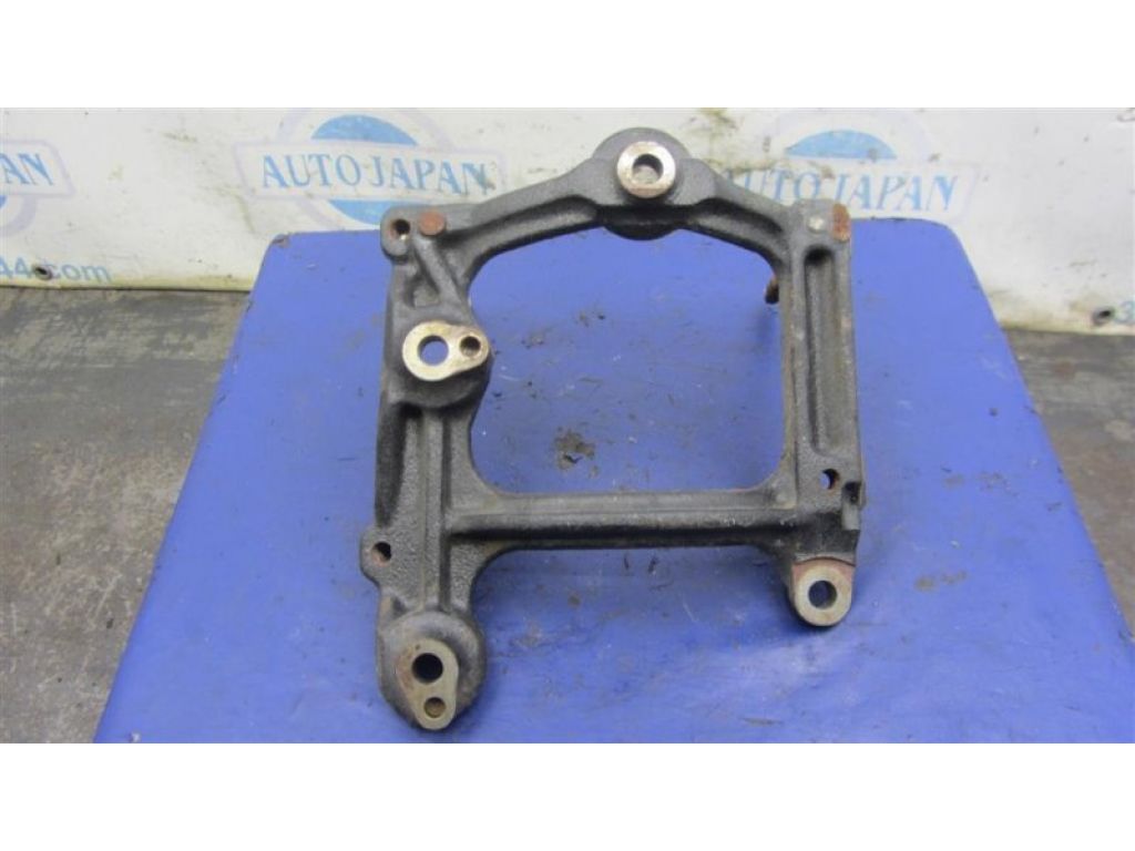 12502-0V040 | Кронштейн компресора кондиціонера TOYOTA CAMRY 55 14-17
