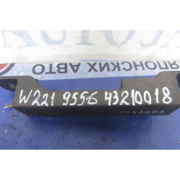 Антена MERCEDES S-CLASS W221 06-13 A 164 820 15 75 — 2