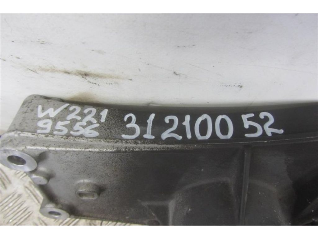 A 221 350 36 08 | Кронштейн редуктора MERCEDES S-CLASS W221 06-13 - Фото 2