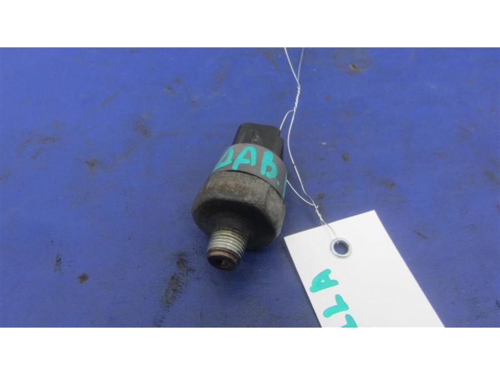 83530-28020 | Датчик давления масла ДВС TOYOTA COROLLA 120 00-07
