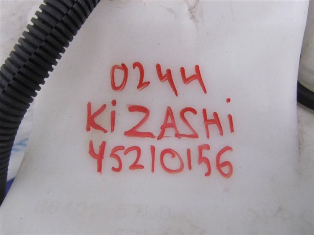 38450-57L10 | Бачок омывателя SUZUKI KIZASHI 09-14 - Фото 2