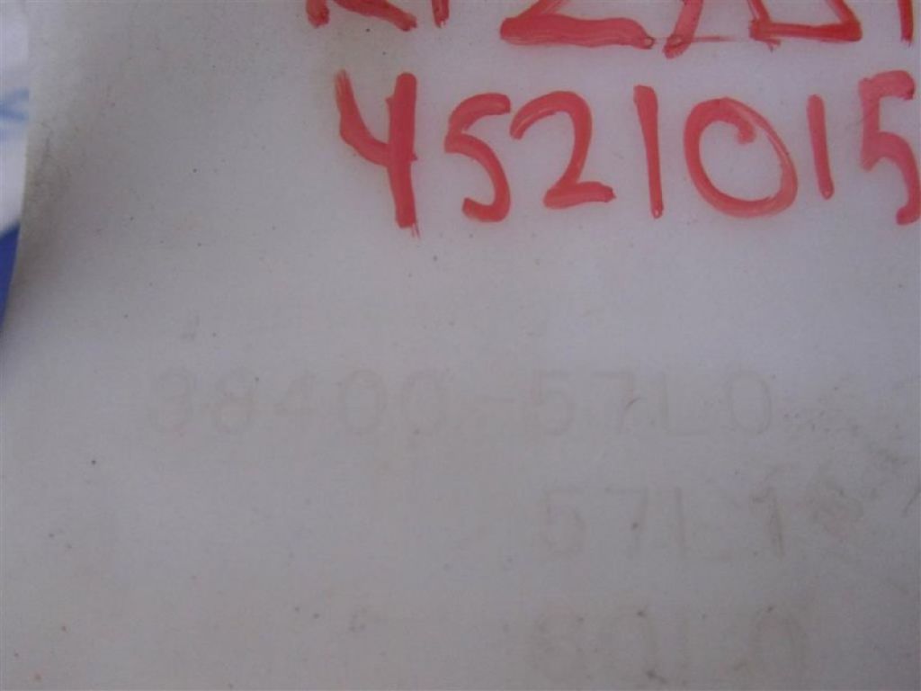 38450-57L10 | Бачок омывателя SUZUKI KIZASHI 09-14 - Фото 3