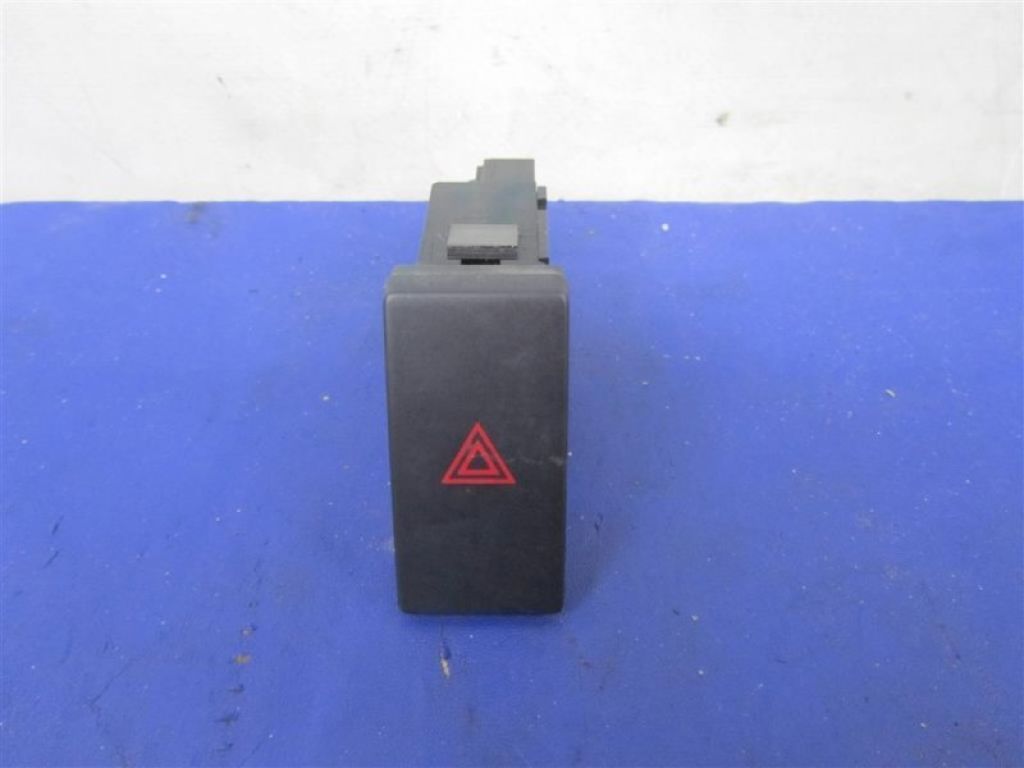 TD11-66-4H0 | Кнопка аварийной сигнализации MAZDA CX-9 06-16