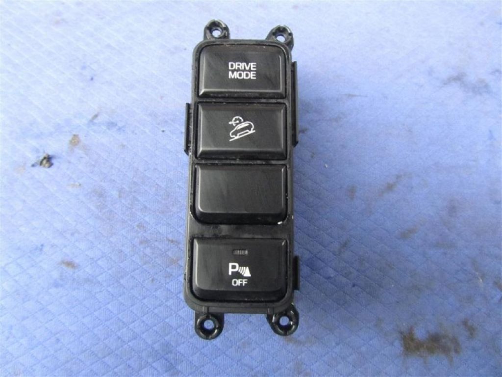 93300-D7400 | Кнопка HYUNDAI TUCSON TL 15-20