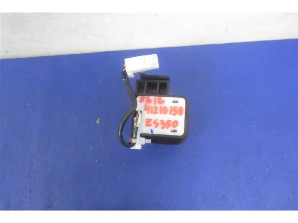 89235-48010 | Кнопка регулировки рулевой колонки LEXUS ES350 06-12 - Фото 3