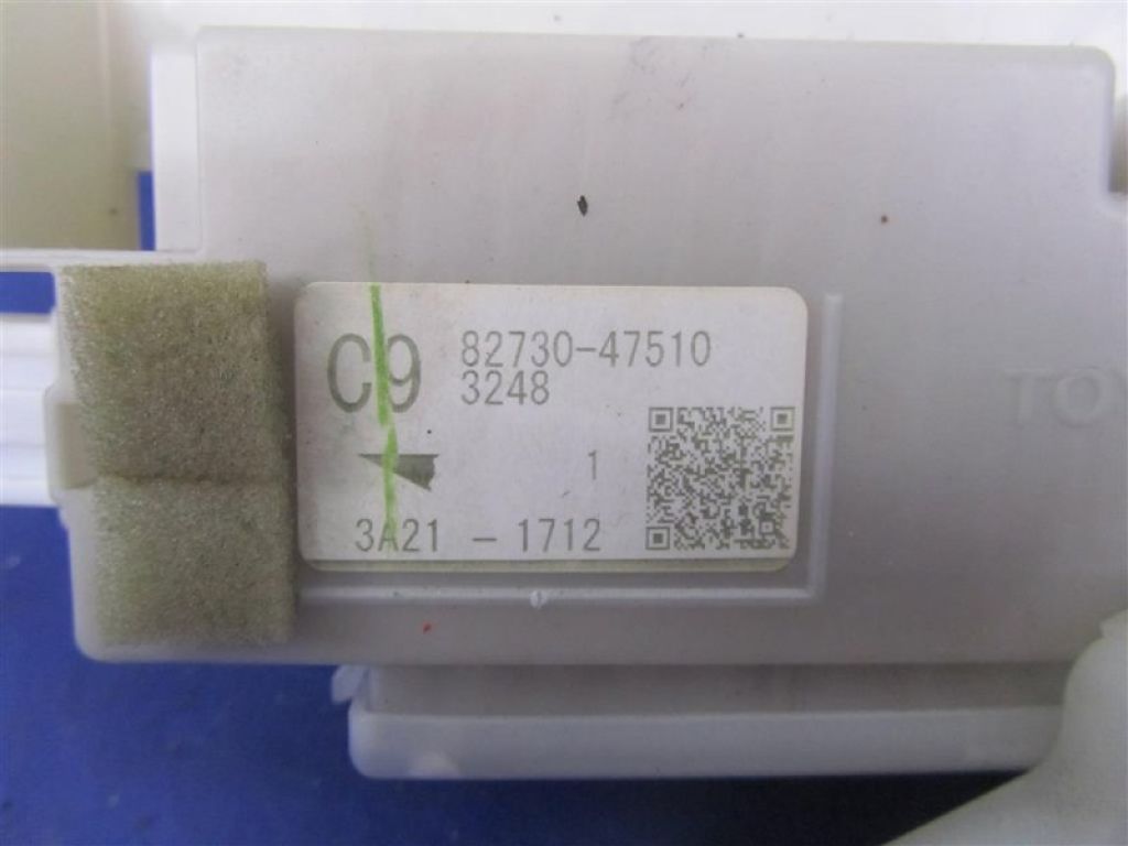 82730-47510 | Блок запобіжників салон TOYOTA PRIUS - 30 09-17 - Фото 3