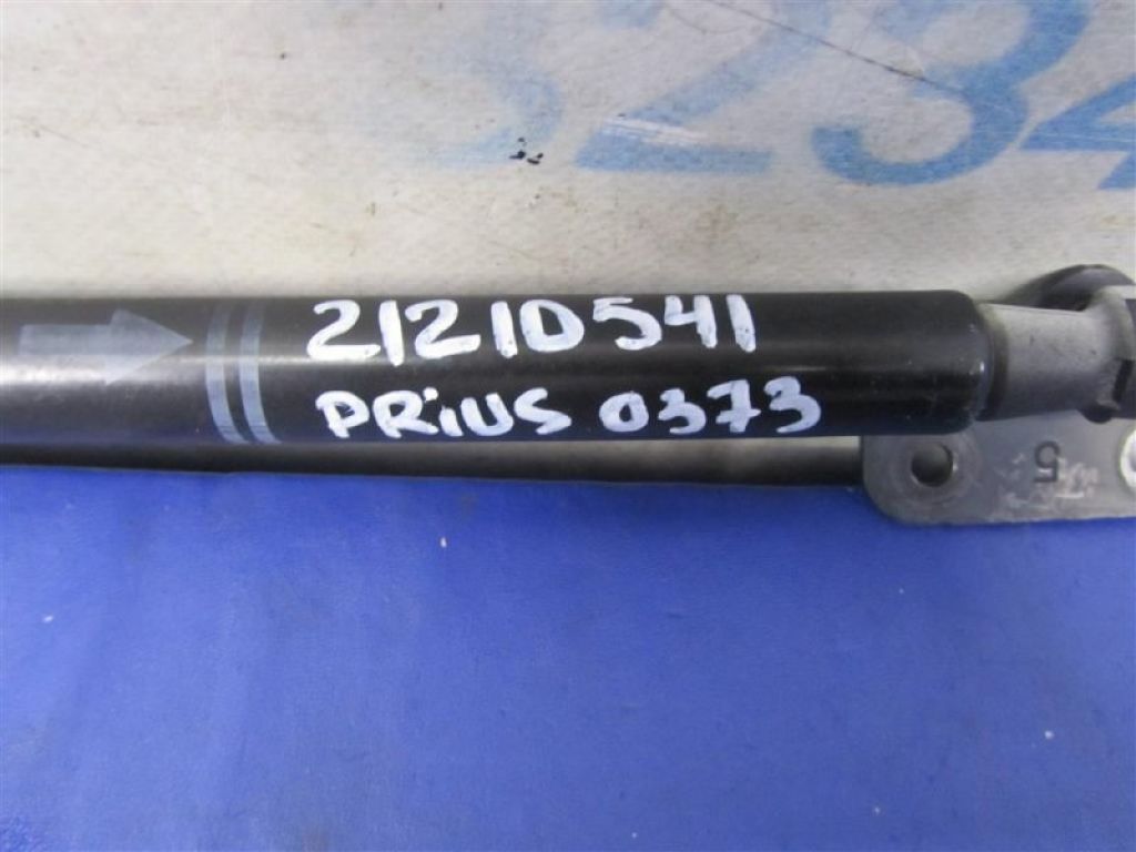 68960-0W532 | Амортизатор крышки багажника лев. TOYOTA PRIUS - 30 09-17 - Фото 2