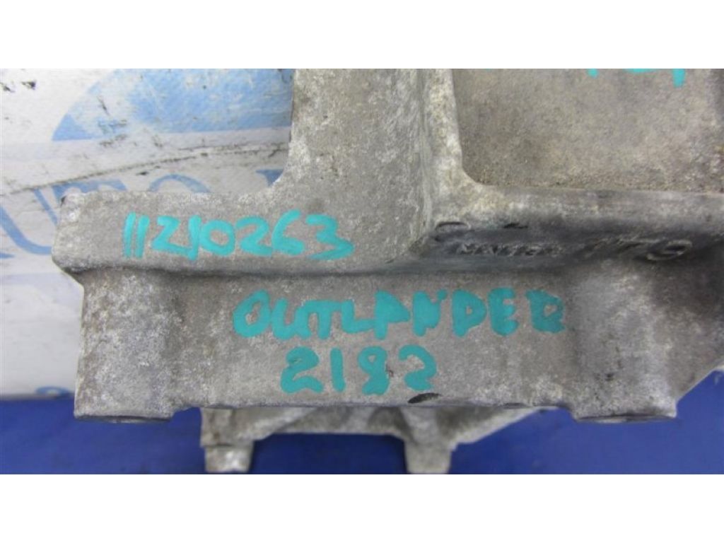 MN134179 | Кронштейн компресора кондиціонера MITSUBISHI OUTLANDER 03-07 - Фото 2