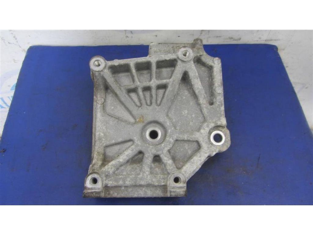 MN134179 | Кронштейн компресора кондиціонера MITSUBISHI OUTLANDER 03-07 - Фото 4