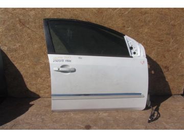 Двері передн. прав. NISSAN SENTRA (B16) 06–12