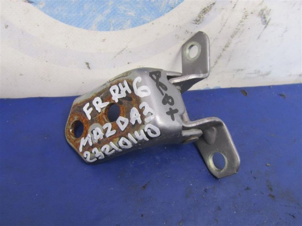 F151-58-210 | Петля двери верхняя передн. прав. MAZDA 3 BK 03-08