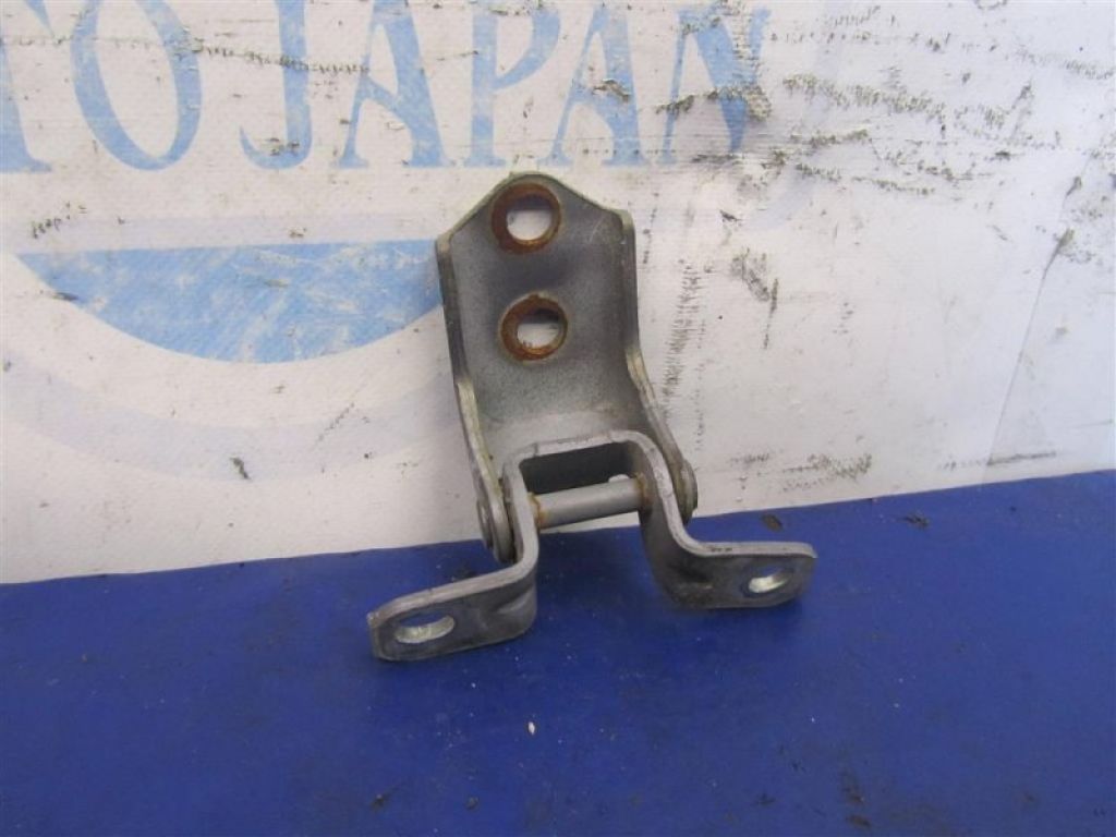 F151-59-210 | Петля двери нижняя передн. прав. MAZDA 3 BK 03-08 - Фото 2