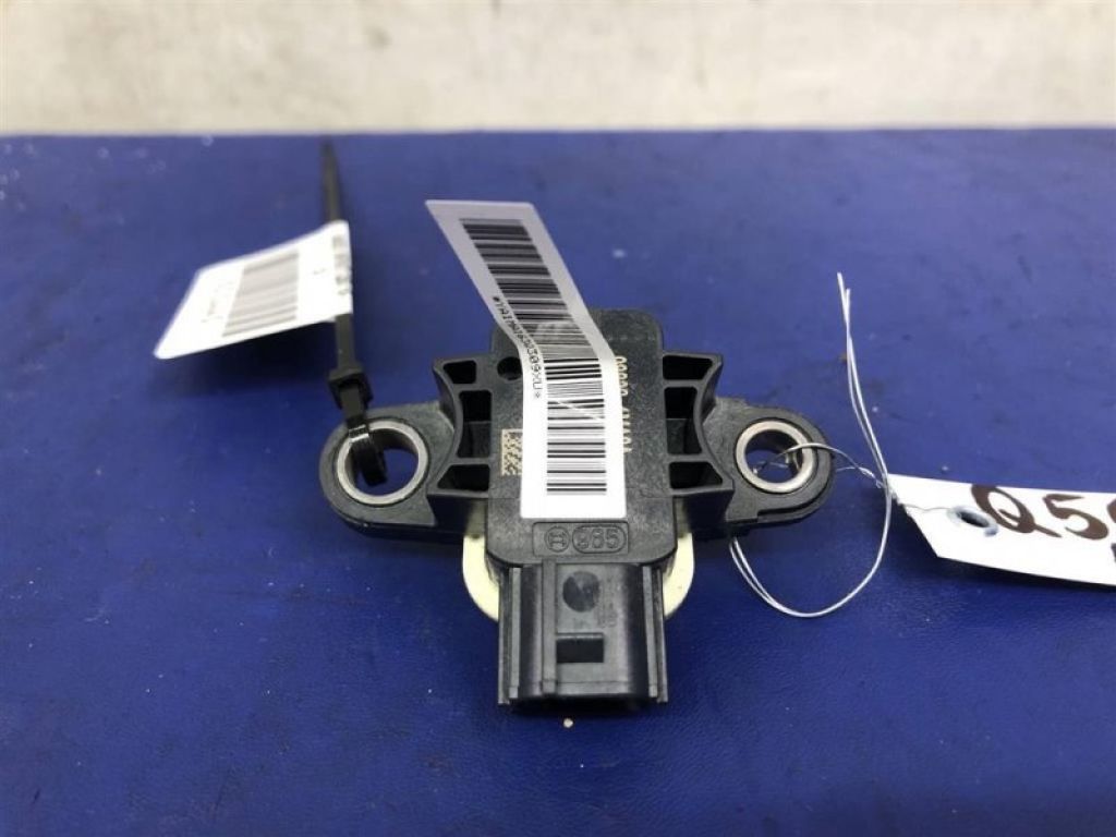 98836-1MA0A | Датчик удара передн. прав. INFINITI Q50 15-20