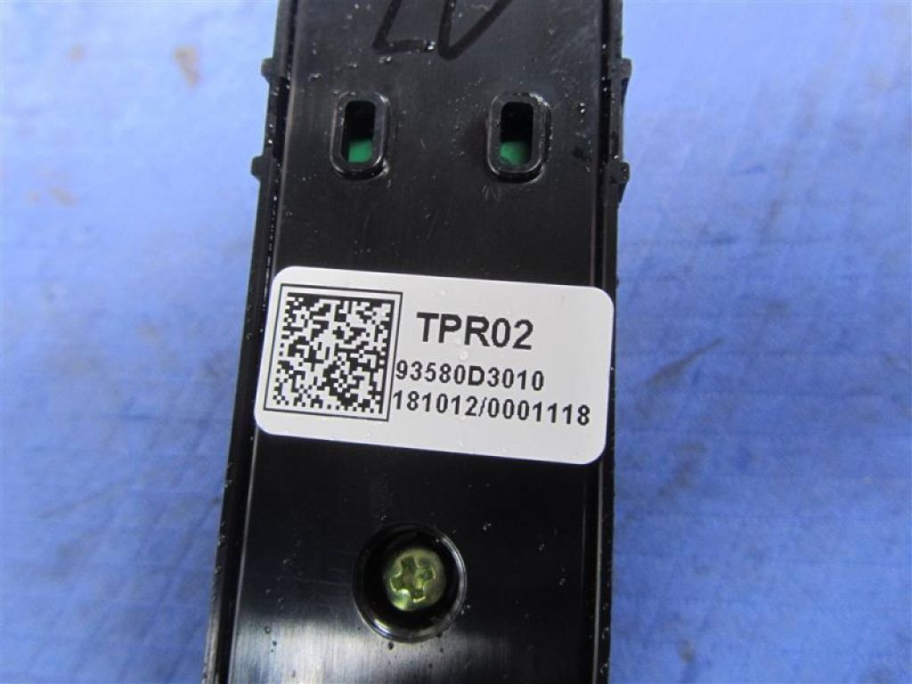 93580-D30004X | Кнопка склопідіймача задн. лів. HYUNDAI TUCSON TL 15-20 - Фото 3