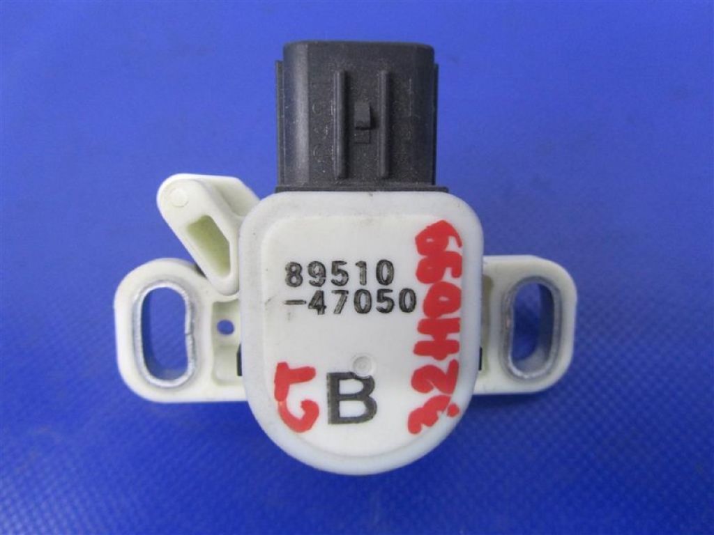 89510-47050 | Датчик LEXUS CT200 11-17