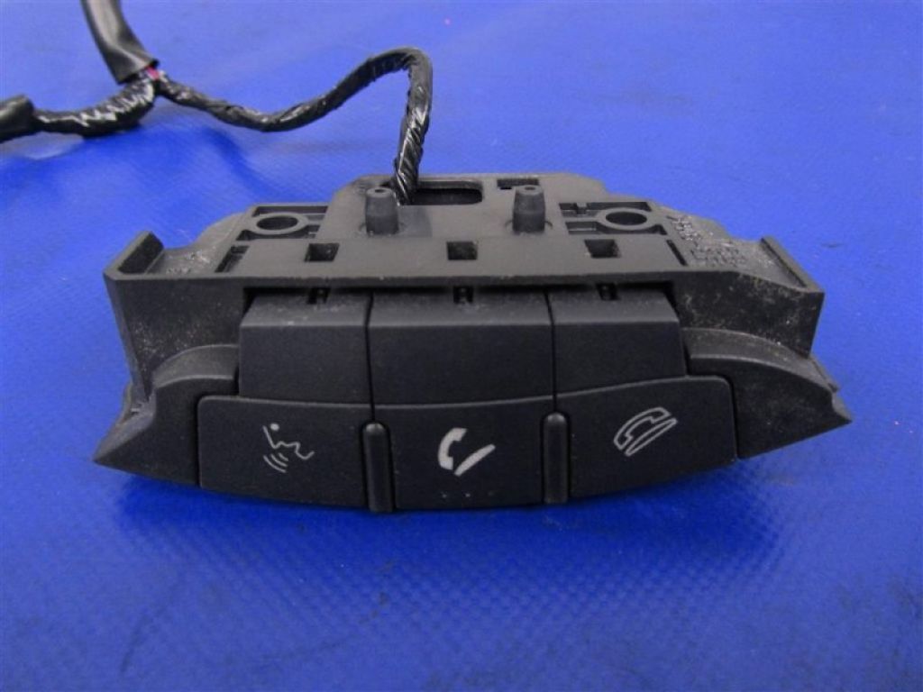 8750A021 | Кнопки руля MITSUBISHI OUTLANDER XL 05-13