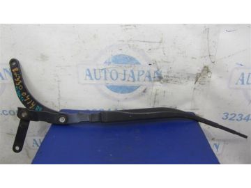 Повідець склоочисника передній прав. LEXUS RX300/330/350/400 03-09