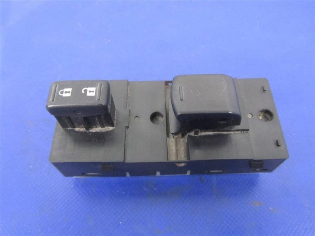 25411-ZJ60A | Кнопка стеклоподъемника NISSAN SENTRA (B16) 06–12