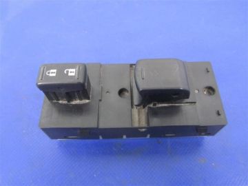 Кнопка стеклоподъемника NISSAN SENTRA (B16) 06–12