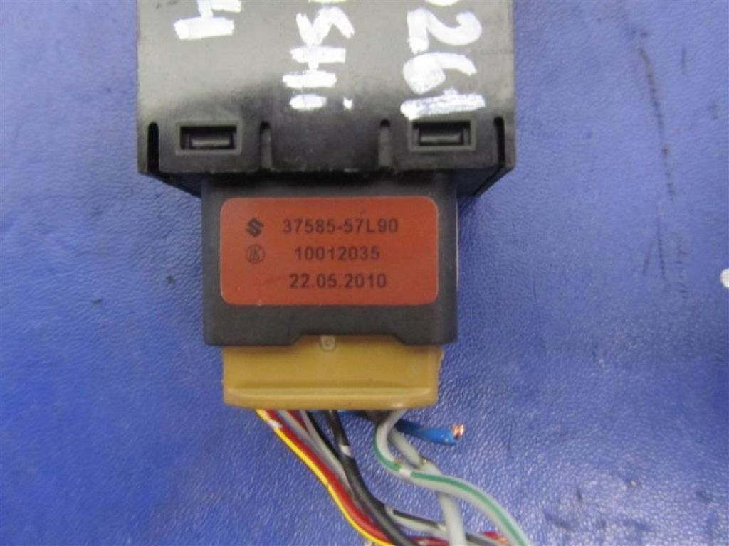 37585-57L90 | Кнопка курсовой устойчивости SUZUKI KIZASHI 09-14 - Фото 3