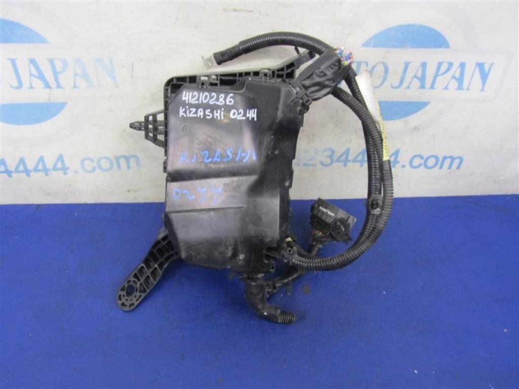 36738-57L00 | Блок предохранителей моторный отсек SUZUKI KIZASHI 09-14 - Фото 2