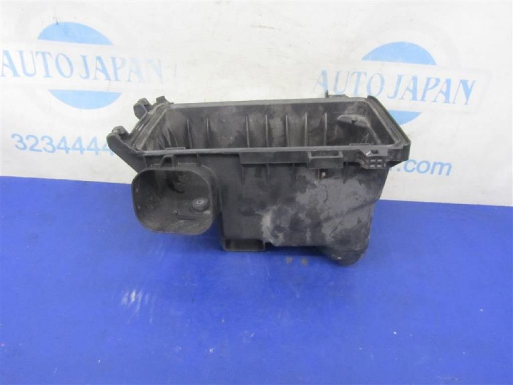 17701-0A100 | Корпус повітряного фільтра LEXUS RX300/330/350/400 03-09