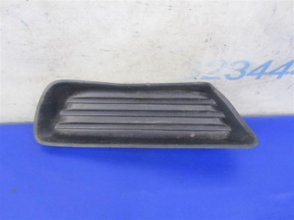 52127-06080 | Заглушка протитуманних фар передн. прав. TOYOTA CAMRY 40 06-11