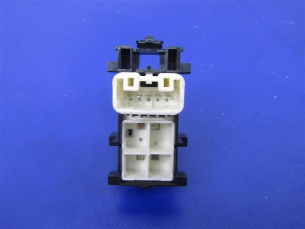 84810-06030 | Кнопка стеклоподъемника задн. TOYOTA CAMRY 50 12-15 - Фото 3