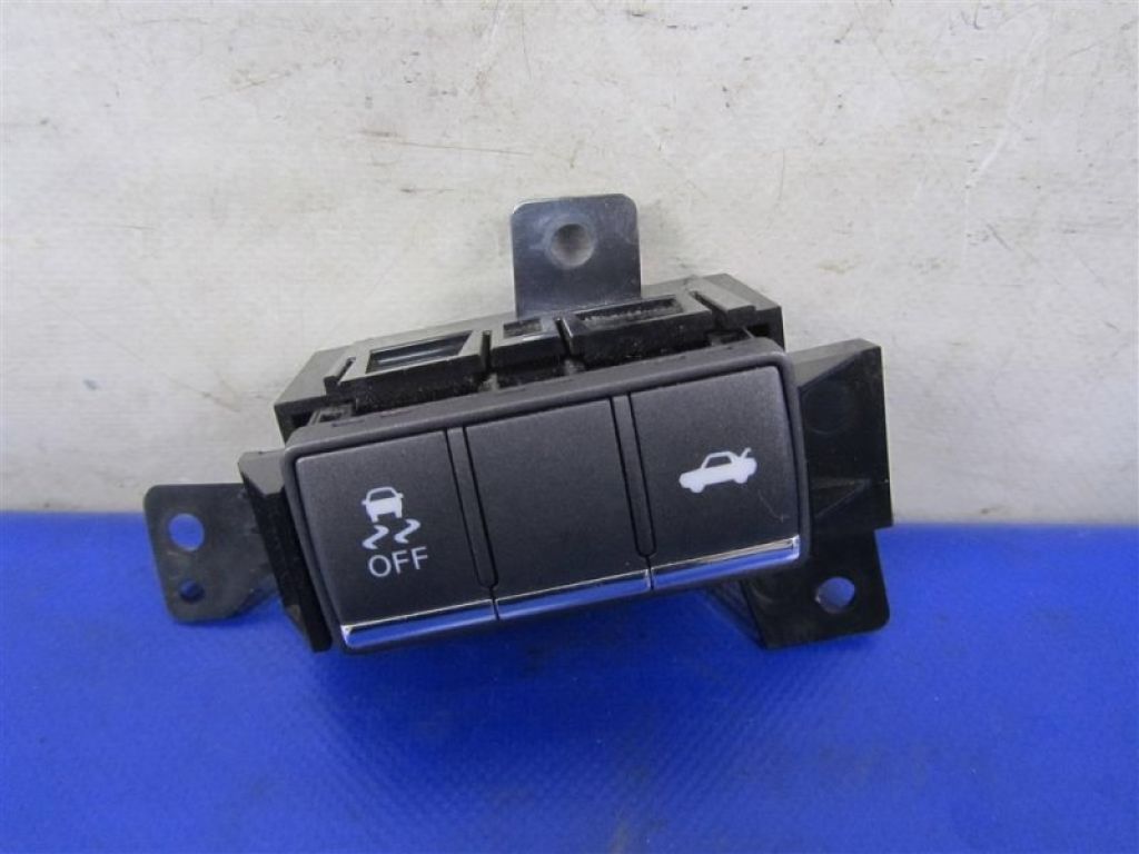 251B3-4GA0A | Кнопка открывания багажника внутренняя INFINITI Q50 15-20