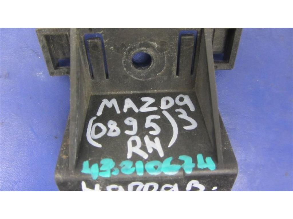 BBM4-50-151A | Кронштейн переднего бампера прав. MAZDA 3 BL 09-13 - Фото 2