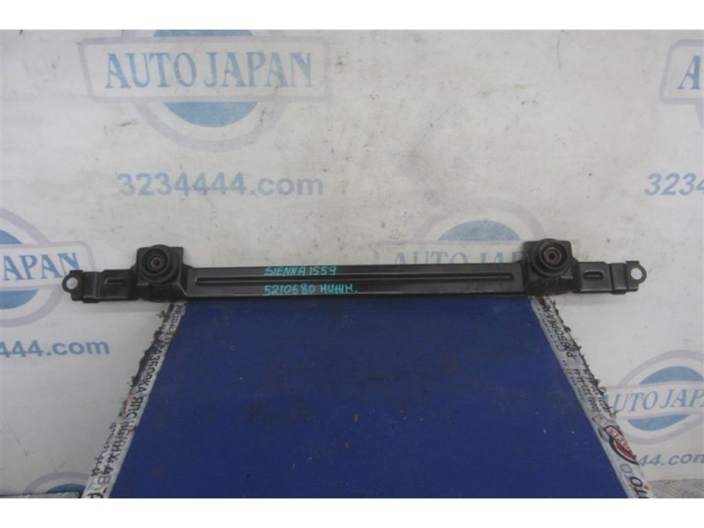 16506-0A090 | Крепление радиатора TOYOTA SIENNA 03-10