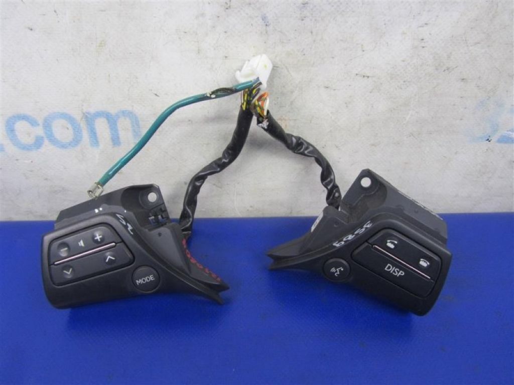 84250-30080-C0 | Кнопки руля LEXUS GS350 GS300 05-11