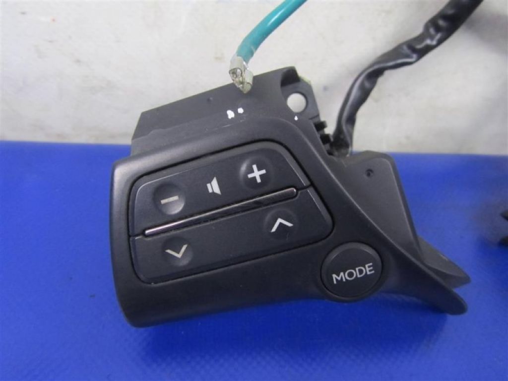 84250-30080-C0 | Кнопки руля LEXUS GS350 GS300 05-11 - Фото 3