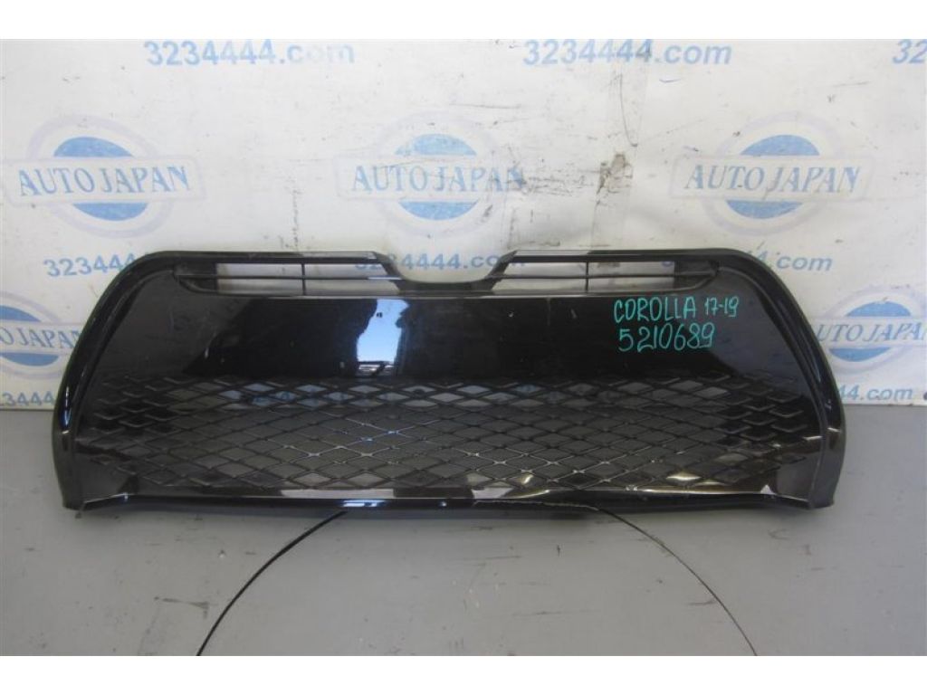 53112-02740 | Решетка переднего бампера TOYOTA COROLLA E170 13-19