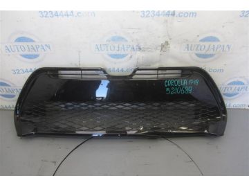 Решетка переднего бампера TOYOTA COROLLA E170 13-19