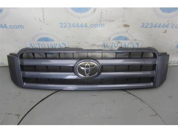 Решетка радиатора TOYOTA HIGHLANDER 01-07