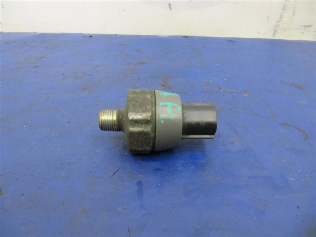 25240-70J00 | Датчик тиску олії ДВЗ NISSAN MICRA 03-11