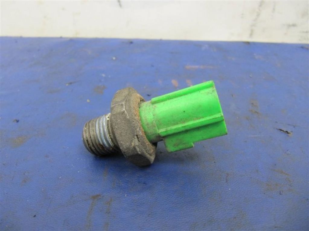 LF01-18-501 | Датчик давления масла ДВС MAZDA 3 BL 09-13