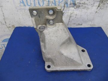 Кронштейн двигателя прав. INFINITI G25/G35/G37/Q40 06-14