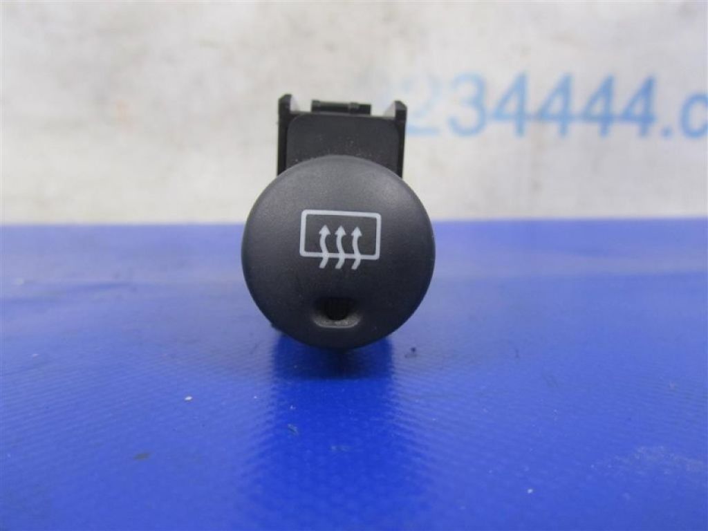 84790-01040 | Кнопка обогрева заднего стекла TOYOTA MATRIX 02-08